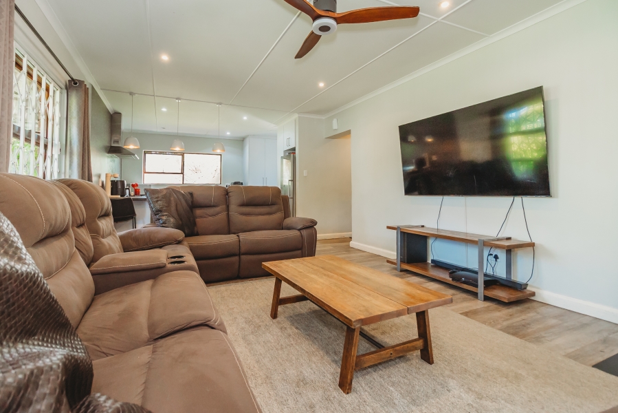 4 Bedroom Property for Sale in Loerie Park Western Cape